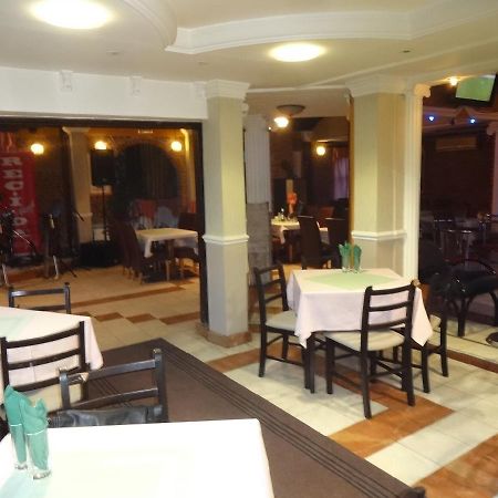Motel Zoka Dvorovi Kültér fotó