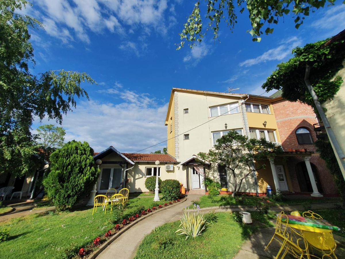 Motel Zoka Dvorovi Kültér fotó