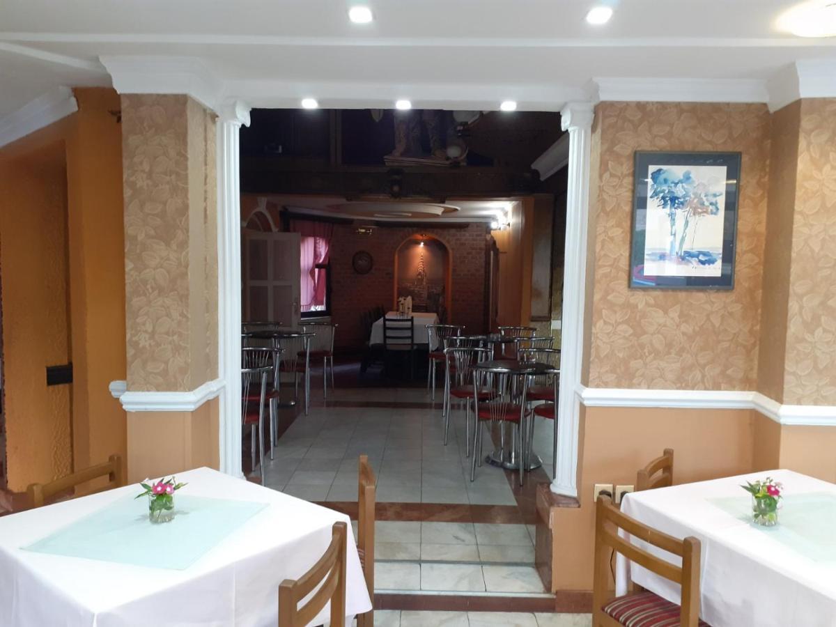Motel Zoka Dvorovi Kültér fotó