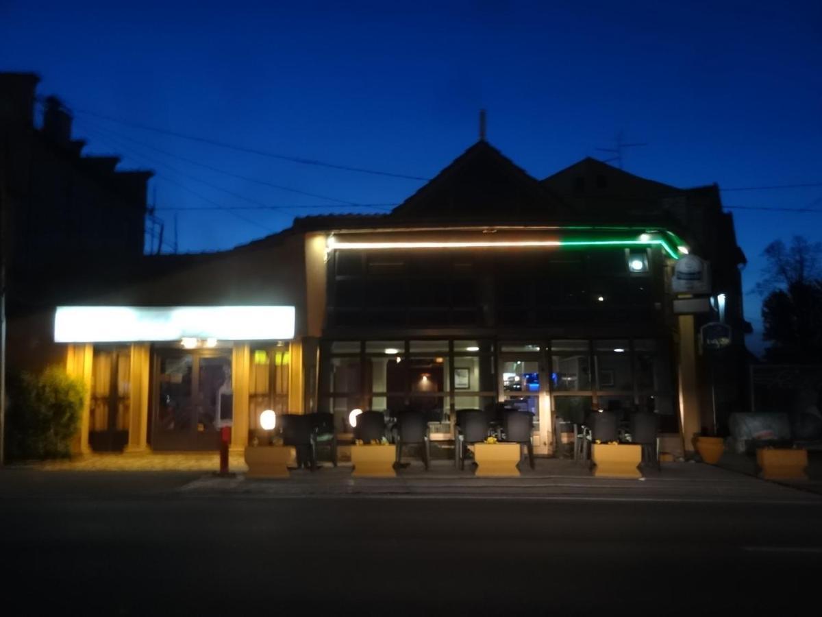 Motel Zoka Dvorovi Kültér fotó