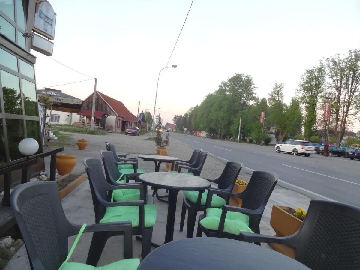 Motel Zoka Dvorovi Kültér fotó